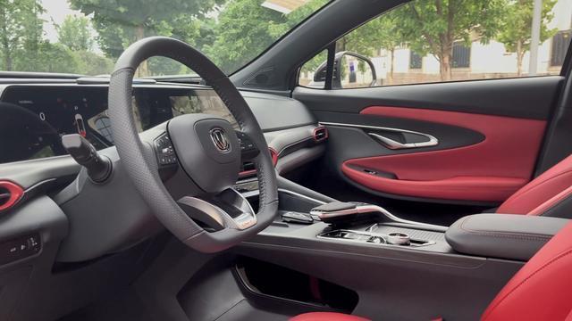 长安|别被外观蒙蔽了双眼,有几个问题让我很纠结丨深度试驾长安UNI-T