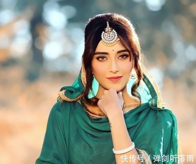 双面|印度也有“白富美”天生丽质大长腿“双面”穿搭可复古可性感