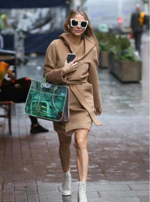 棉袄|大棉袄穿着太老气,一身羊羔绒保暖又时髦,让你气质大提升