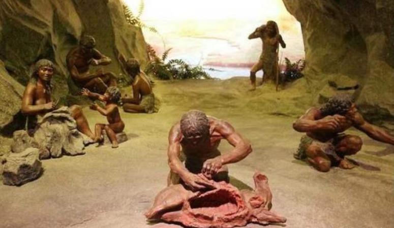  万年前|考古学家深入地下洞穴，发现23万年前人类，有残酷的一面