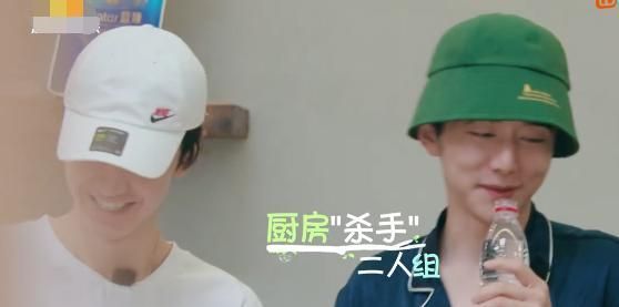 帮忙洗白|郑爽带娃录综艺,玩手机被批不敬业,节目组帮忙挽尊却闹出笑话