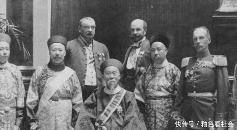 难怪|李中堂访问邻国,商谈期间一个动作,接待伯爵:难怪被日本打败