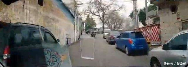 路虎|路虎狂摁5次喇叭, 三轮车大爷没听到, 记录仪拍下大爷绝望的3秒