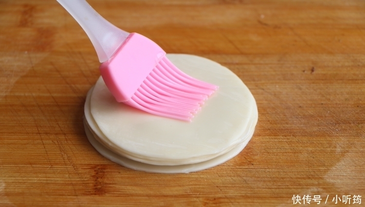 饺子皮|春饼别买了,不和面不揉面,10分钟做100张,又薄又劲道