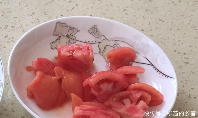 美味|如何将番茄和豆腐完美地结合在一起做成美味的下饭菜