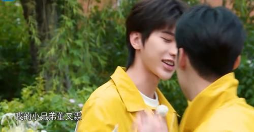 称呼|《偶像练习生》结束两年,蔡徐坤再遇大厂男孩,开口称呼让粉丝泪崩