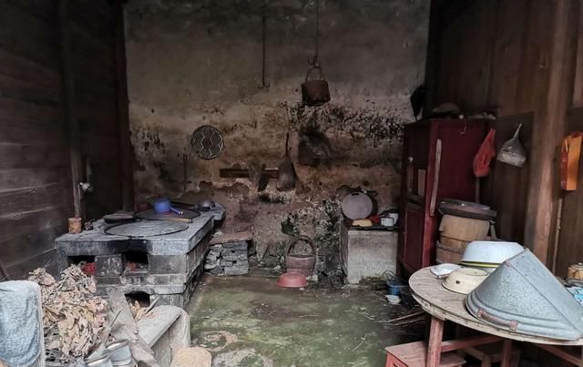 他家|第一次回老公农村老家, 被他家房子吓到了, 这样的房子你们谁见过