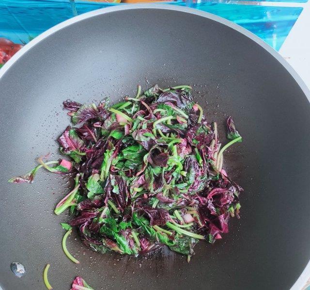  简单|蒜炒红苋菜，简单炒一炒，超好吃