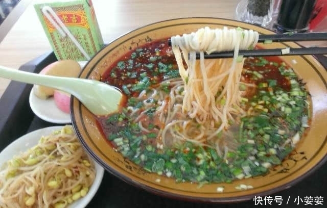 外国人|外国人疑惑:为什么中国人吃的面条都带汤呢?网友的回答扎心了