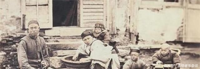 被迫|结婚20年后，丈夫被迫退休，妻子才得知，结婚时丈夫欺骗了众人