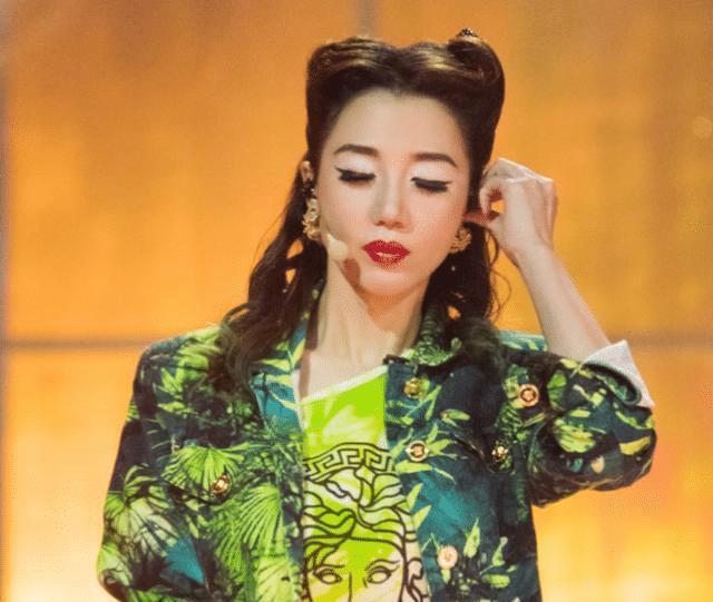  姐姐|《浪姐》成团排名开启，孟佳超万茜领跑榜单，阿朵有点悬了