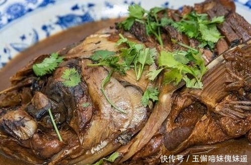  炖鱼的时|炖鱼时，别再放料酒去腥了，教你正确做法，鱼肉鲜嫩无腥味