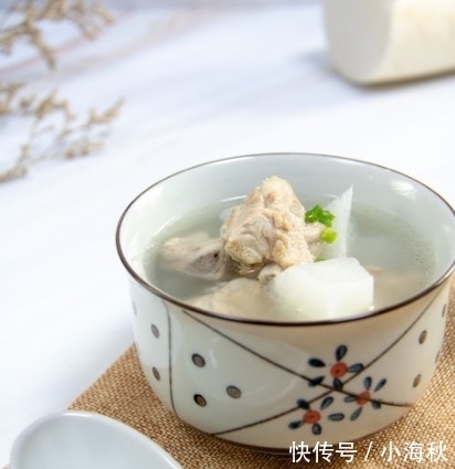 萝卜排骨汤|天热多喝这碗汤,解渴消暑人人爱,10块钱能煮一大锅,超值