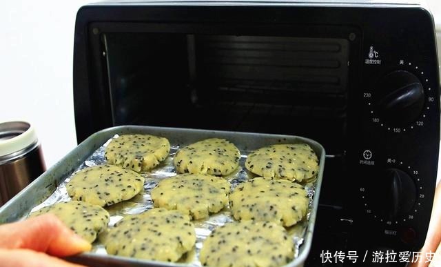 不用|桃酥再也不用买着吃了!筷子搅面、手一压,个个香酥可口直掉渣