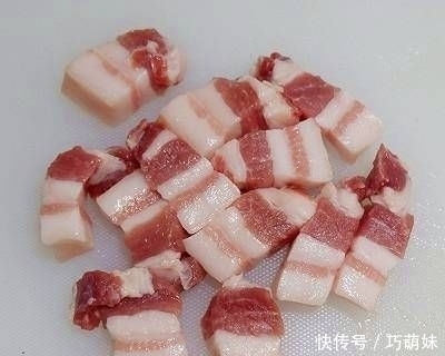  不吃|如果孩子们不吃胡萝卜怎么办？炖一锅五花肉烧胡萝卜菜，营养可口