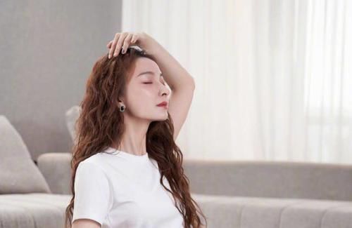 性格低调|《浪姐》排名曝光,吴昕万茜排名大跌退下,扮猪吃老虎的她却登第一