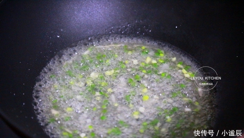 鸡肉|蒸出来的美味,又鲜又嫩的鸡腿吃法,一滴油没放,清淡有滋味