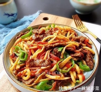  冬面|杂蔬牛肉炒乌冬面