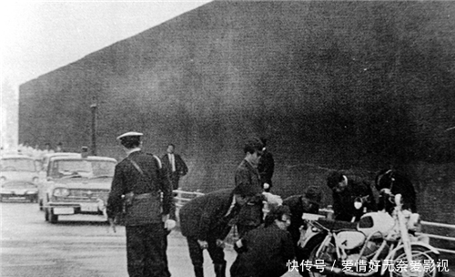  开走|男子假扮警察，众目睽睽开走运钞车，劫走3亿工资，从此下落成谜