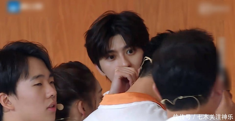 说话|李晨《奔跑》获胜却流泪,蔡徐坤躲避镜头不说话,太难过了