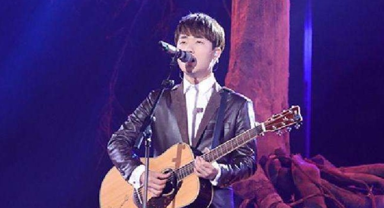 选秀节目|最惨的《中国好声音》冠军,以新人身份重新参赛,二次夺冠依旧不红!