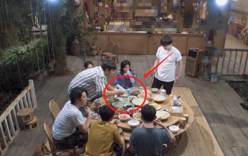  曝出|《向往4》嘉宾再曝不和彭昱畅被针对黄磊凉面就给小碗