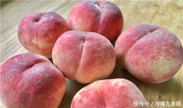 真棒|挑选桃子有诀窍,牢记1个“小机关”,甜不甜一眼看出,方法真棒