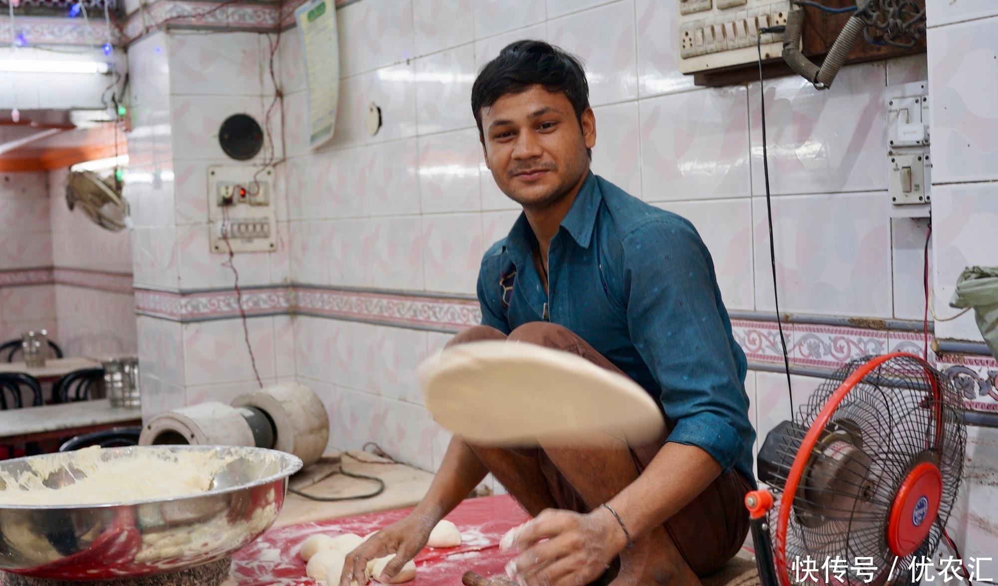 吃饭|北京小伙请印度穷人吃饭 一共要请500人