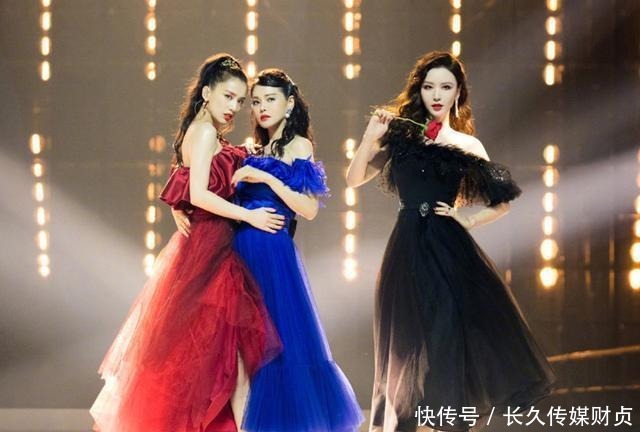  短衫|张萌真当自己是造型师？工装裤剪成破洞款，配短衫暴露多肉身材