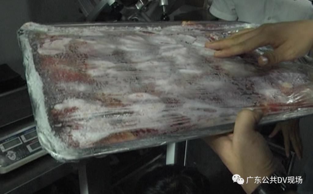 漂浮|火锅吃到一半，惊觉汤底漂浮疑似蛆虫更恶心的是……