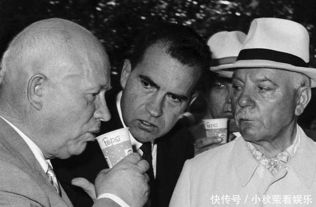 正因为休会,伏罗希洛夫才有暇在自己的猎场接待赫鲁晓夫一行