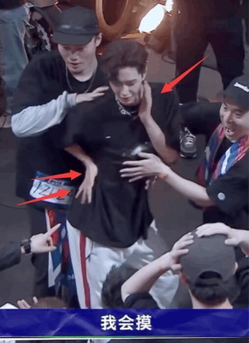 衣服|王一博《街舞3》妖娆舞姿被疯传,扯张艺兴衣服好飒,钟汉良表情失控超搞笑