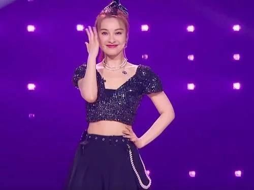 吴昕|网曝《浪姐》的分组名单,黄圣依和吴昕在一组,伊能静和万茜在组