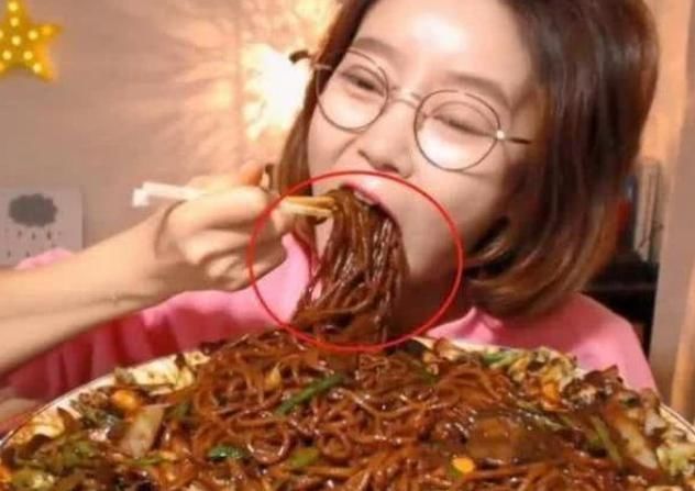 效果|公认最“解辣”的4种饮料,矿泉水几乎0效果,第1才是“王者”