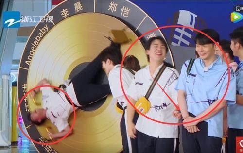  充血|郑恺玩转盘头部充血谁注意到郭麒麟做了什么人品太重要