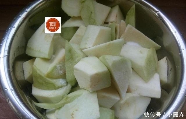 试试|红烧茄子家庭做法,软嫩入味,鲜香适口,吃多少都不腻,快试试吧