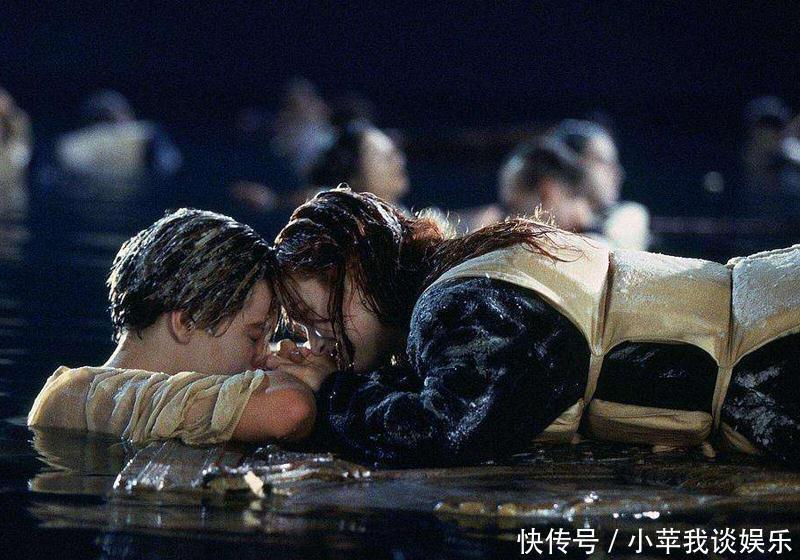 泰坦尼克号|泰坦尼克号撞冰山后，遇难者为何宁愿落水，也不爬到冰山上避难