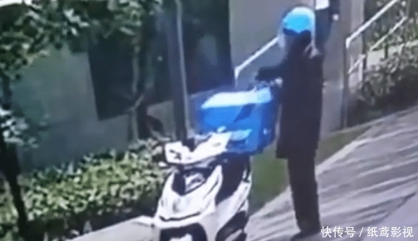 开除|拾“金”不昧罚款800并被开除！ 网友：良心能安吗？