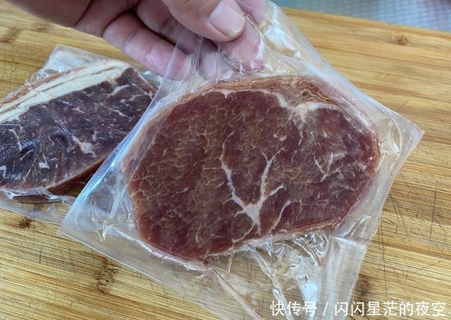  腌制|煎牛排好吃有诀窍，牢记这几步，牛排鲜嫩入味不塞牙，超好吃