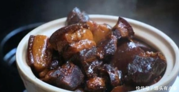  李子|李子柒自制“红烧肉”，看清桌上无滤镜食物，网友：请我都不吃！