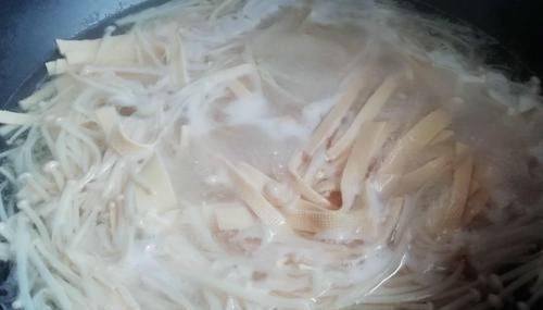 营养|春天多做这菜,零难度,拌一拌5分钟搞定,营养又开胃
