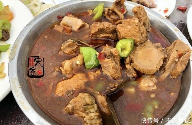 农村|农村330元一桌的宴席，鸡鸭鱼肉都有，利润在哪？