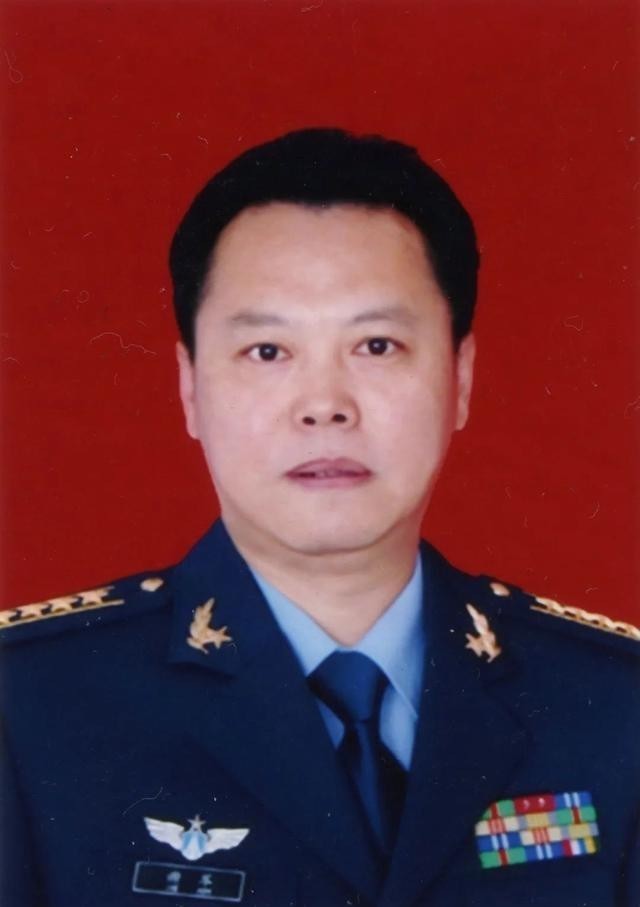 藏不住|藏不住了！法院人的军姿飒爽！