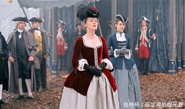 时髦|夏季的“丝绒裙”有多美？不同裙长、不同版型，这么搭时髦又高级