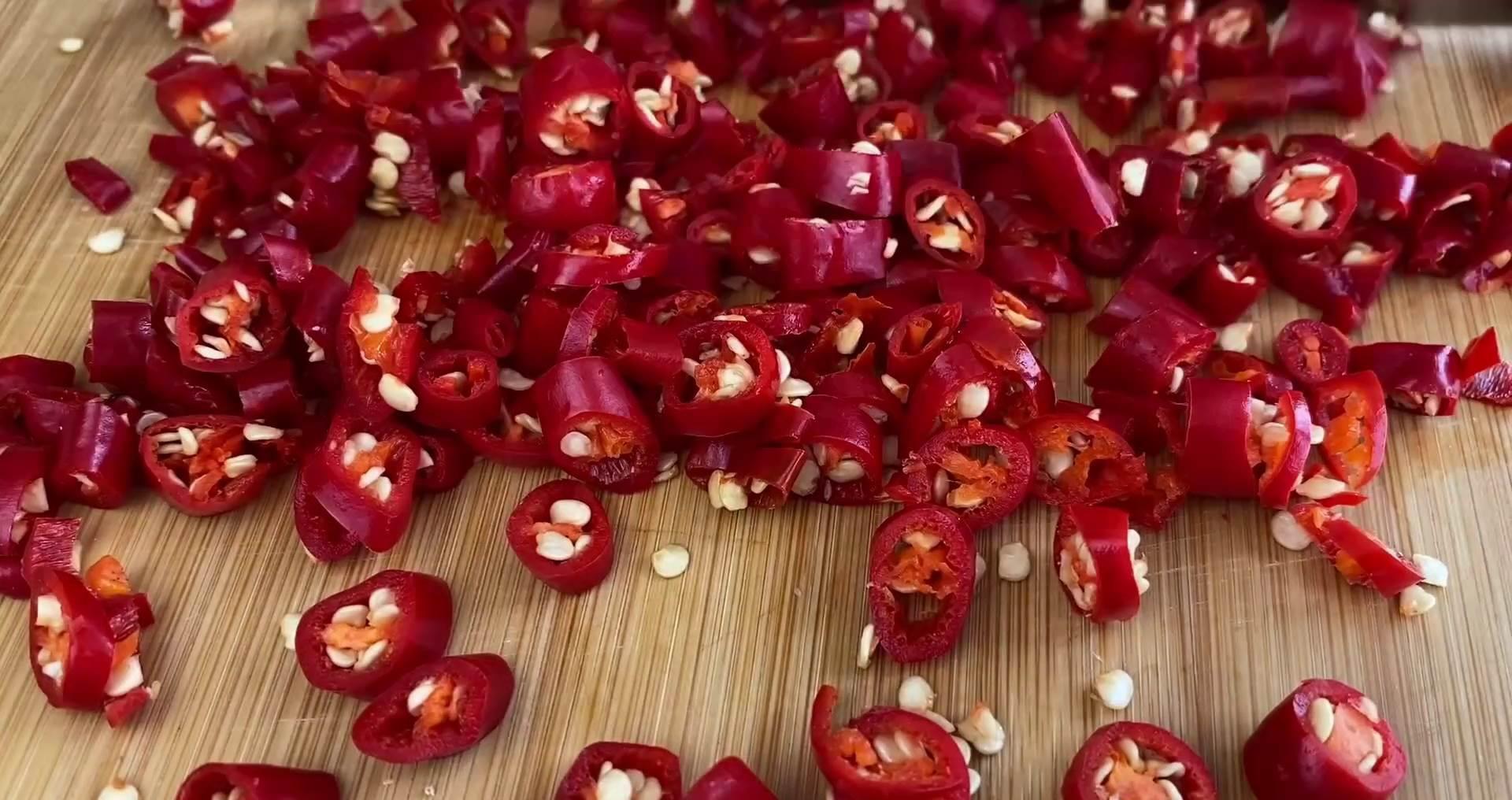  下饭|想吃黄豆酱自己在家就能做，传统老配方，香辣绵软又下饭，真香