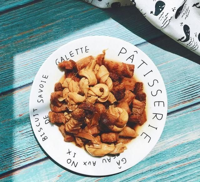 红烧肉|一口一块的百叶结红烧肉,最爱那肥而不腻