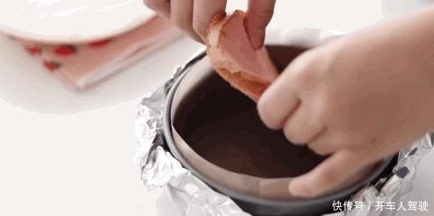 草莓|焙趣私房爆品日销300个的三重草莓芝士蛋糕,这个配方太赞了!