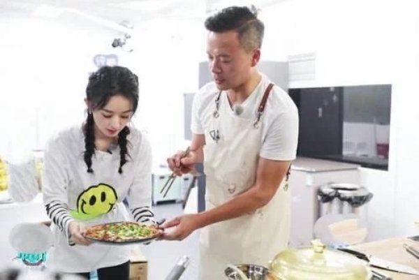  回来|网友去《中餐厅》吃饭，怕没镜头不敢说实话，回来说菜贵又少