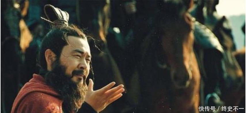 三国|刘禅写了三个字挂在门口被放过,众人不解,司马昭倒过来念