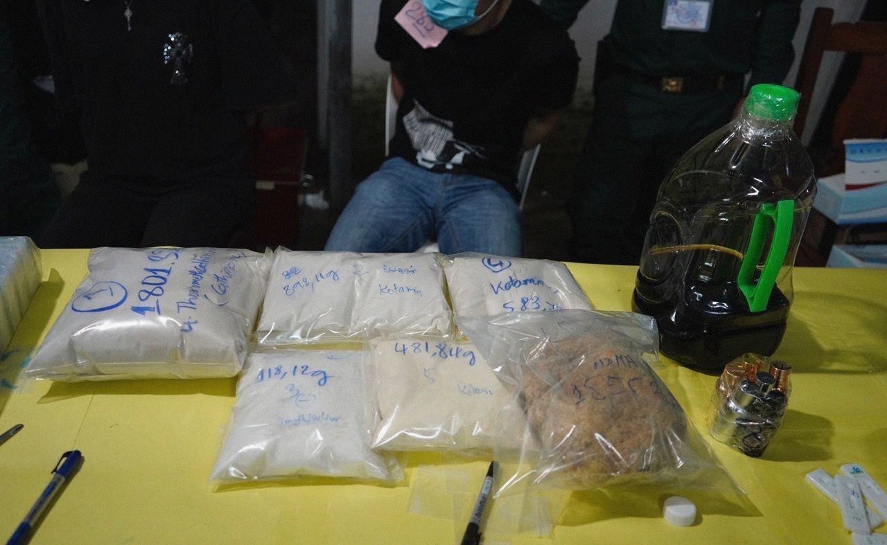 持枪|西港中资餐厅老板被逮捕：涉毒非法持枪和经验色情性服务